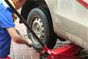 龙凤附近拖车24小时服务热线电话